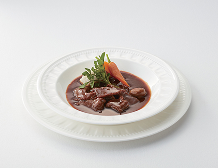 赤ワイン仕立て牛タンシチュー