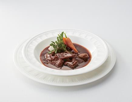 赤ワイン仕立て牛タンシチュー