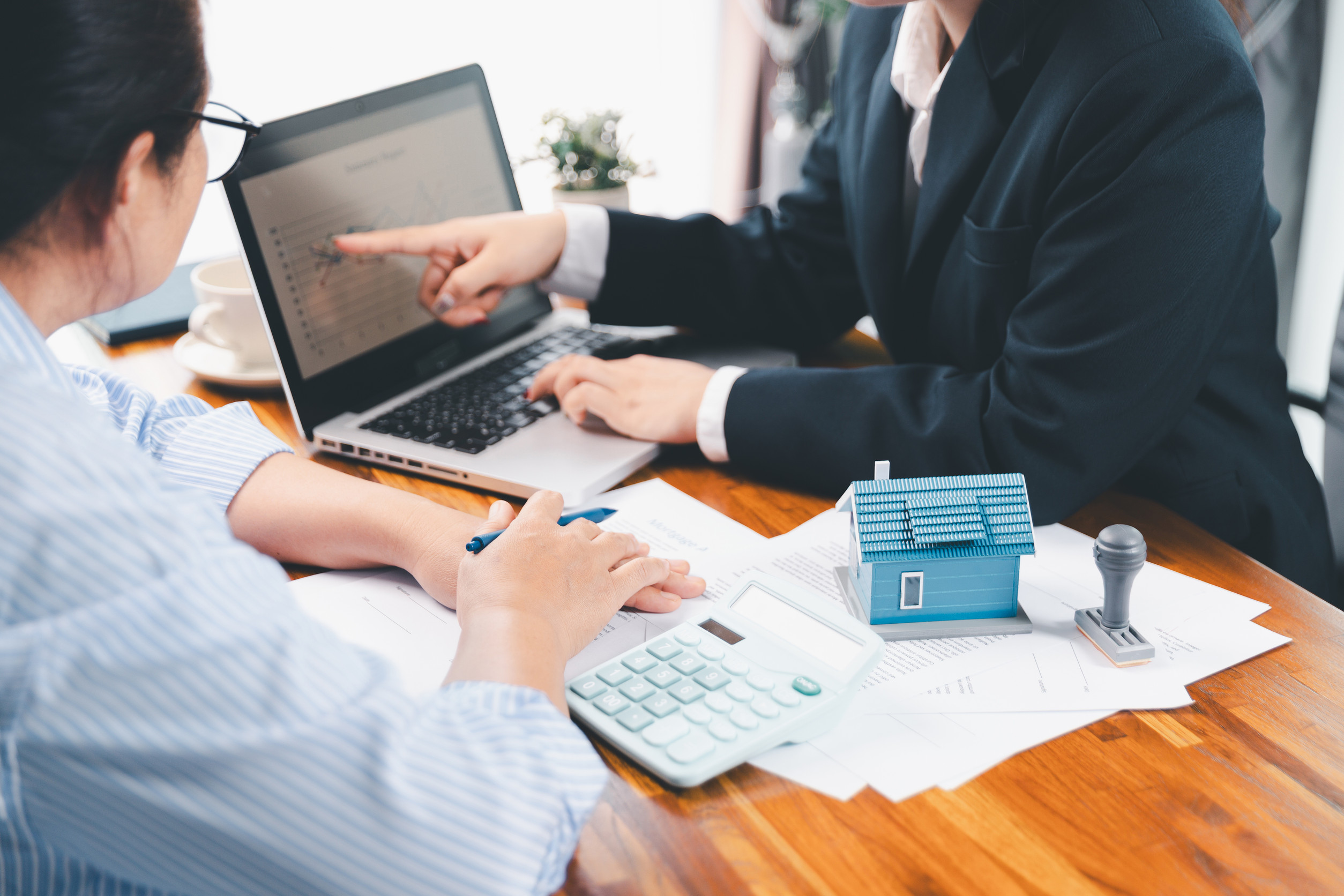 【マンション販売】リスティング広告で集客するポイント｜内製と外注どちらを選ぶべき？